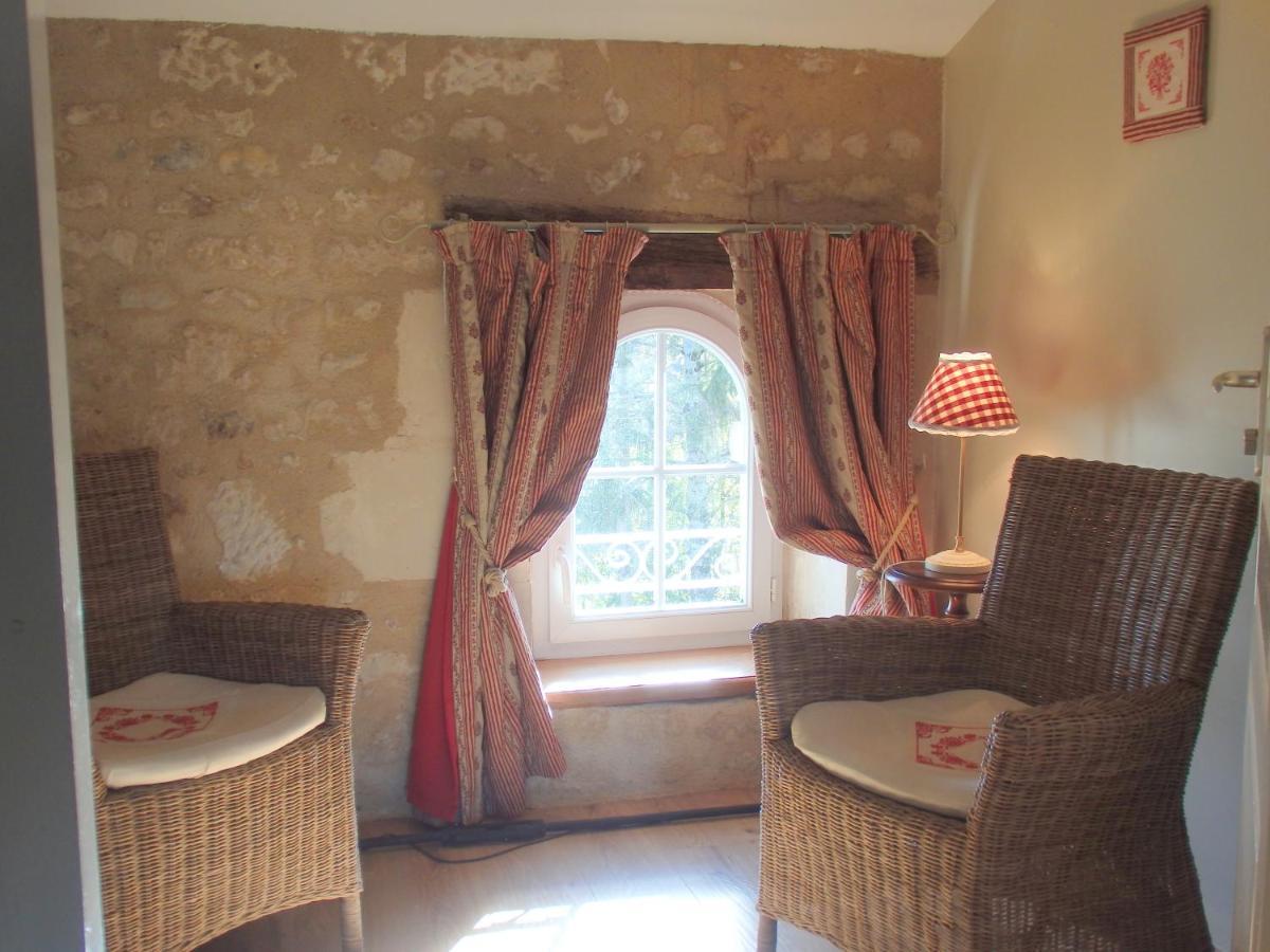 Chambres D'Hotes Le Tilleul Saint-Hilaire-des-Loges Экстерьер фото