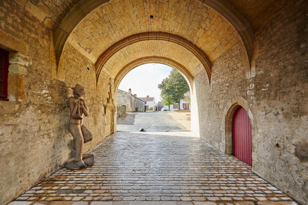 Chambres D'Hotes Le Tilleul Saint-Hilaire-des-Loges Экстерьер фото